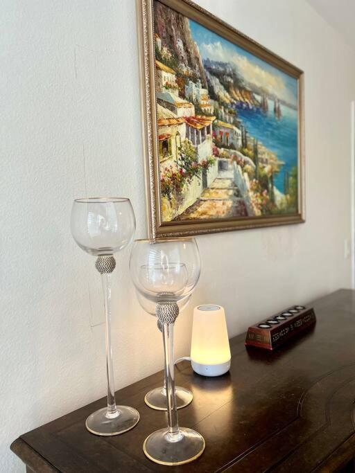 Elegant Hollywood Retreat - Spacious 2Br 2Ba Condo With Resort-Style Amenities 로스앤젤레스 외부 사진
