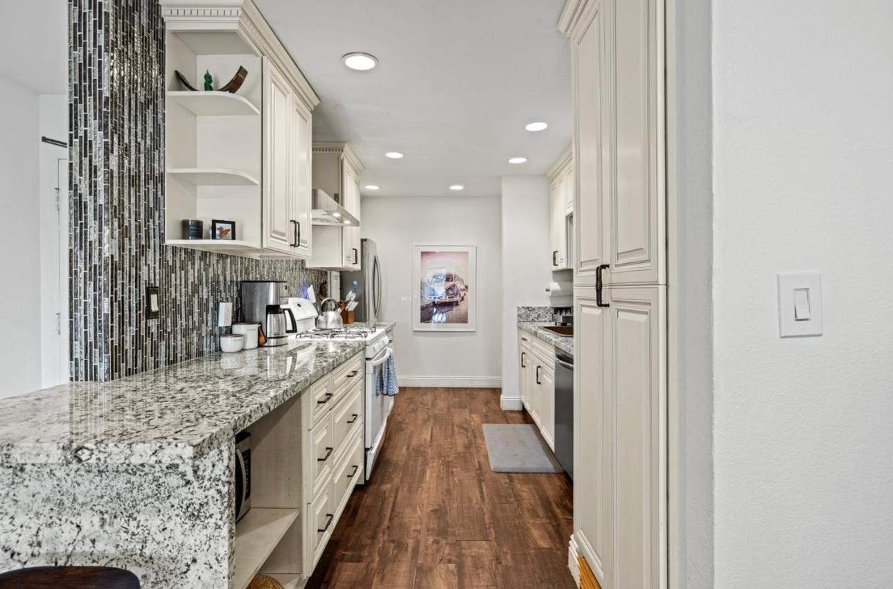 Elegant Hollywood Retreat - Spacious 2Br 2Ba Condo With Resort-Style Amenities 로스앤젤레스 외부 사진