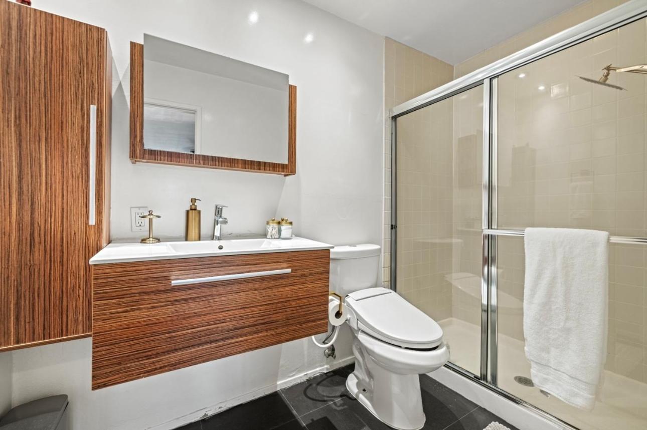 Elegant Hollywood Retreat - Spacious 2Br 2Ba Condo With Resort-Style Amenities 로스앤젤레스 외부 사진